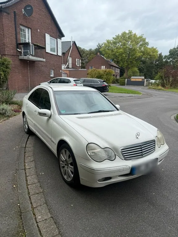 Mercedes-Benz C 180