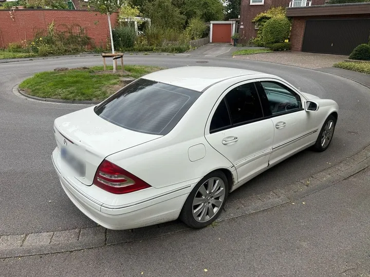Mercedes-Benz C 180