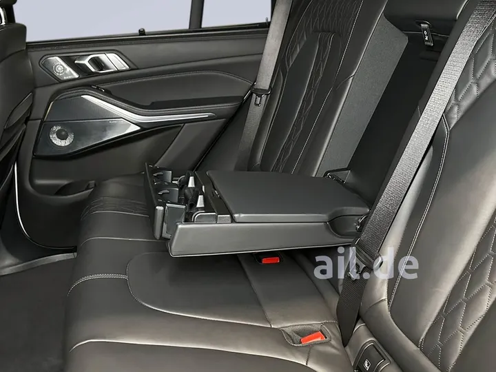 BMW X5 M50