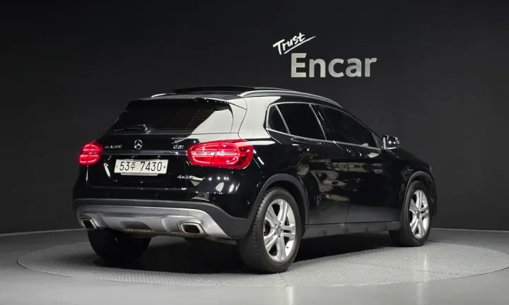 Mercedes-Benz GLA-Class