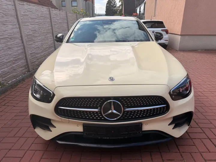 Mercedes-Benz E 220