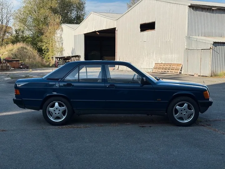 Mercedes-Benz 190