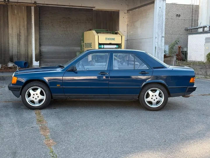 Mercedes-Benz 190