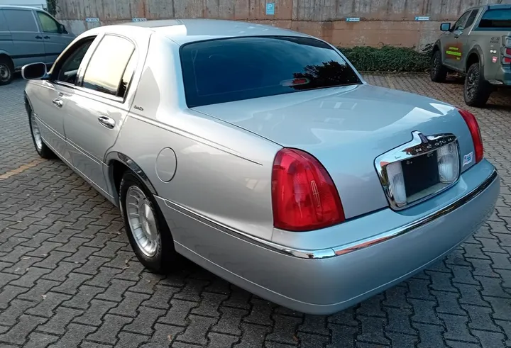 Lincoln Town Car