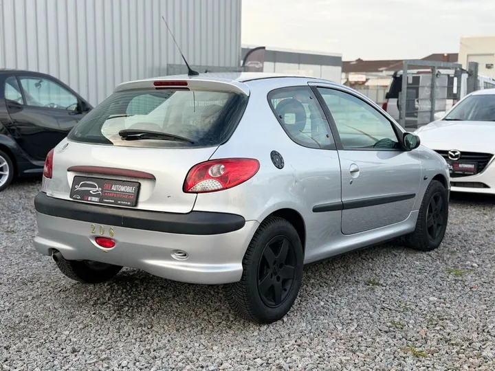 Peugeot 206