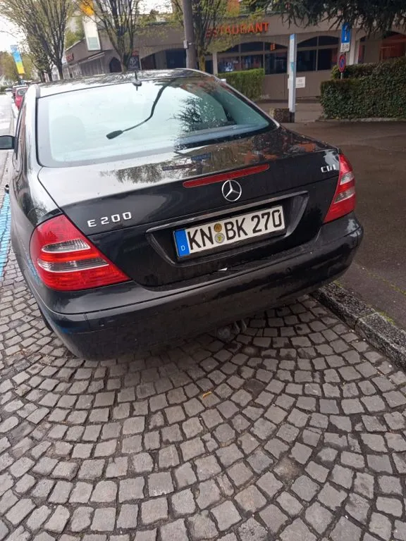 Mercedes-Benz E 200