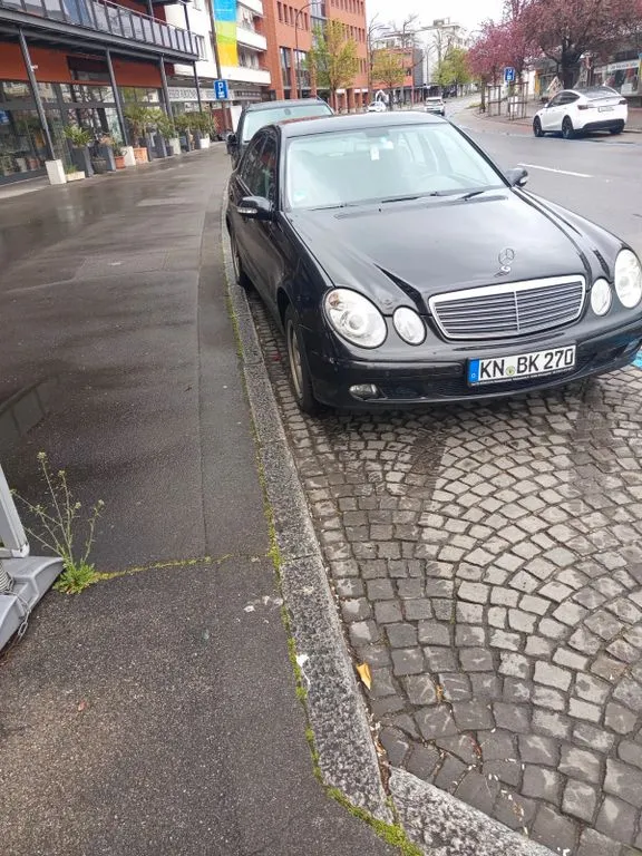 Mercedes-Benz E 200