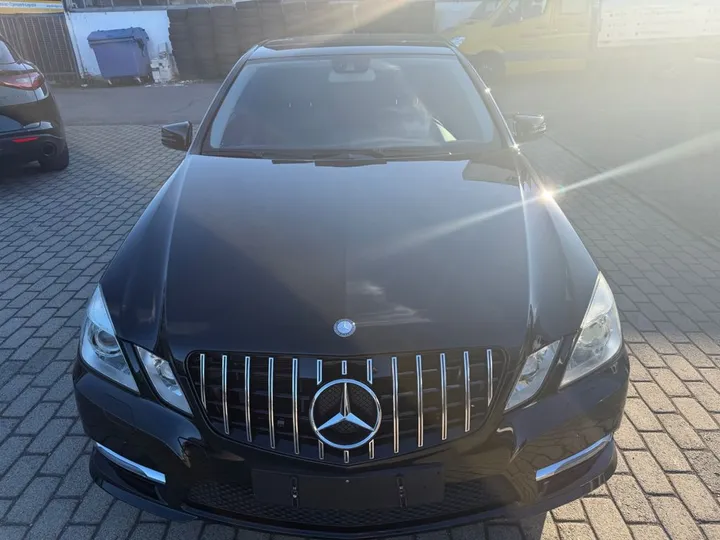 Mercedes-Benz E 220