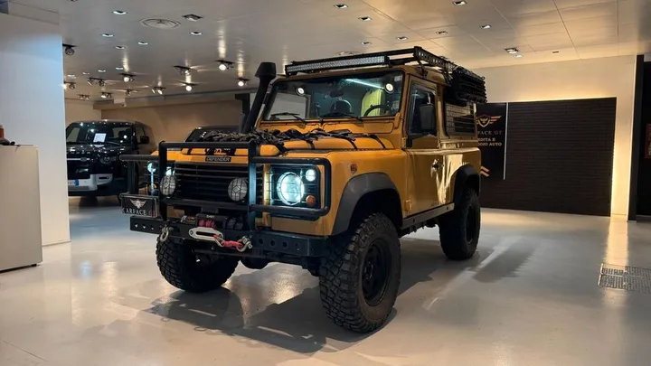Land Rover Defender
