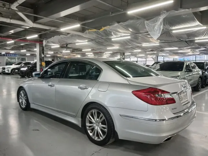 Hyundai Genesis
