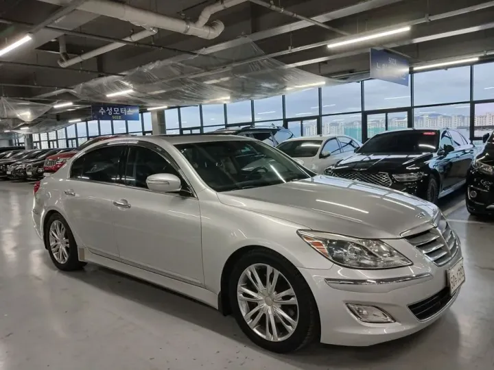 Hyundai Genesis