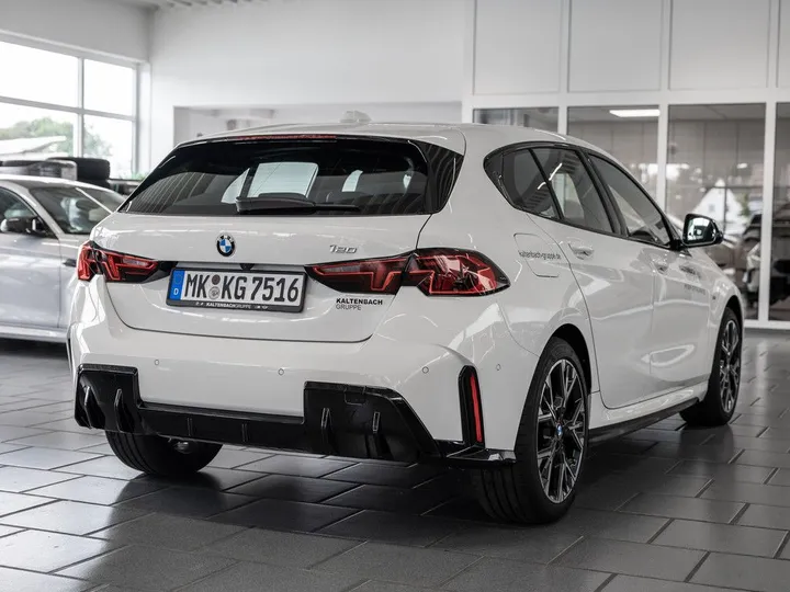 BMW 120
