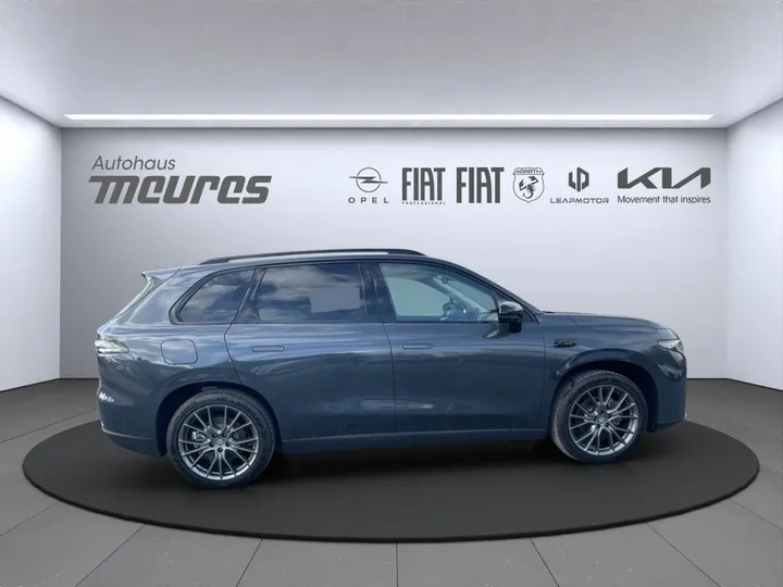 Leapmotor C10