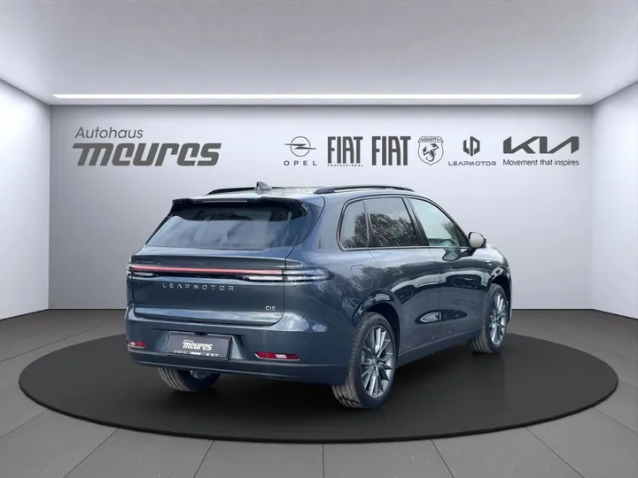 Leapmotor C10