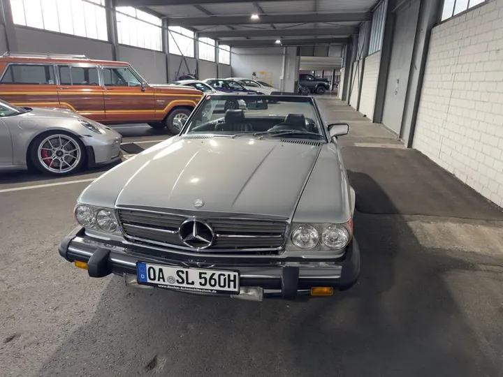 Mercedes-Benz SL 560