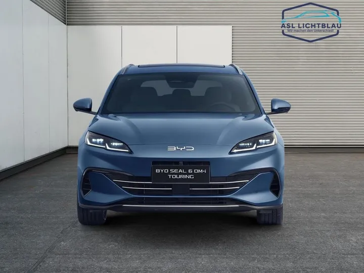 BYD SEAL 6