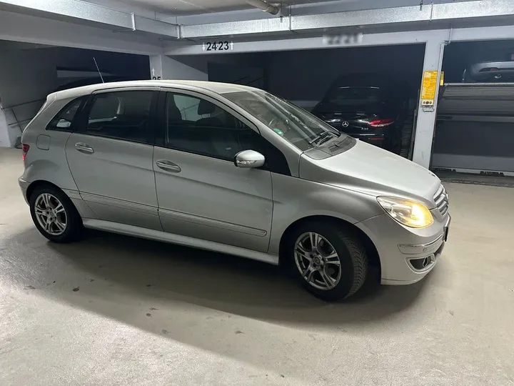 Mercedes-Benz B 170