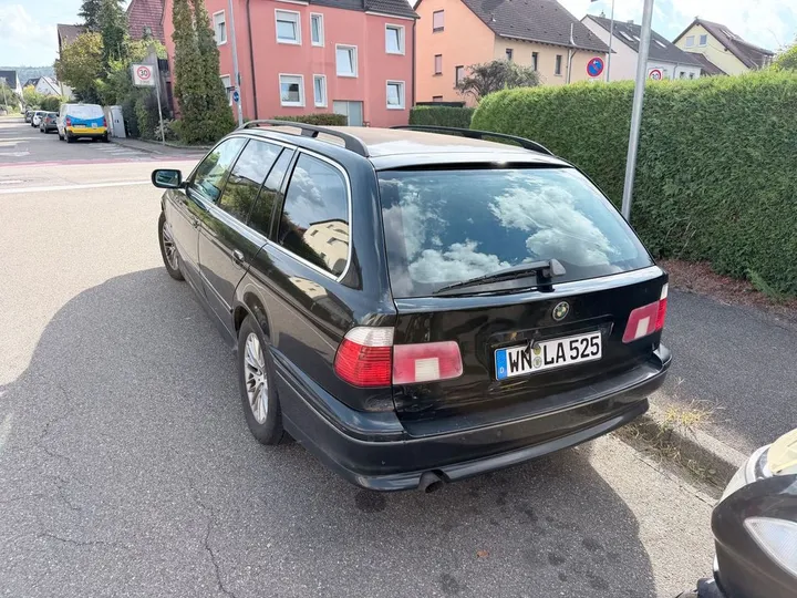BMW 525