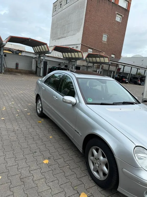 Mercedes-Benz C 180