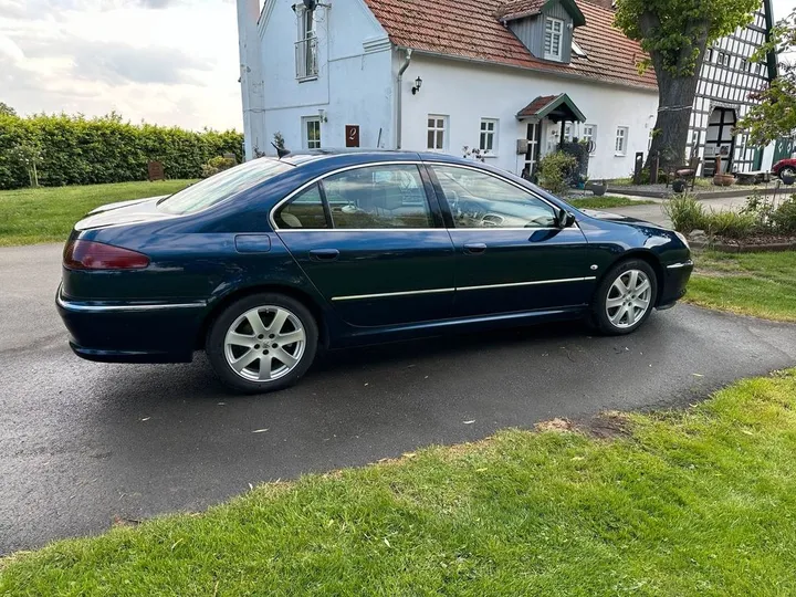 Peugeot 607