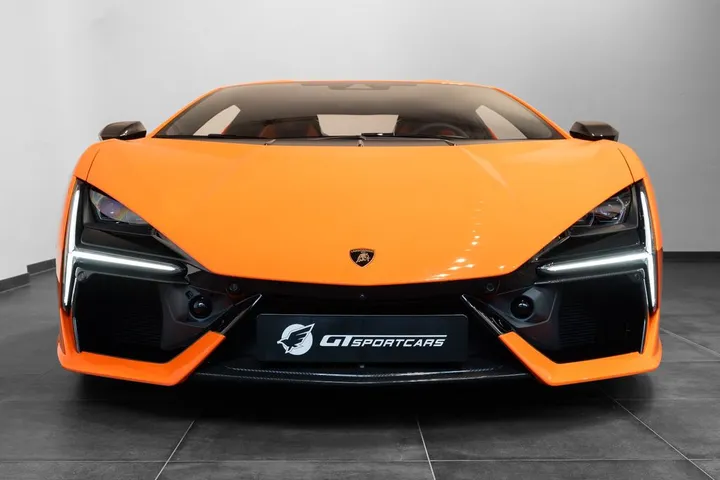 Lamborghini Revuelto