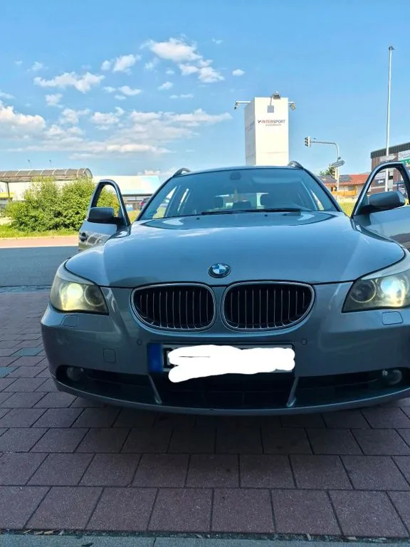 BMW 525