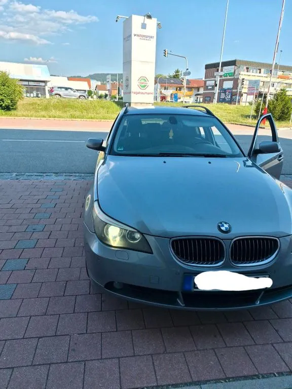 BMW 525