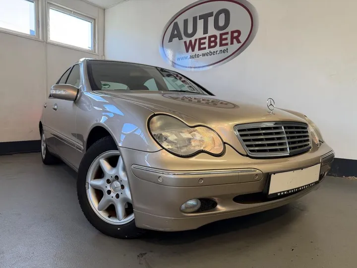 Mercedes-Benz C 180