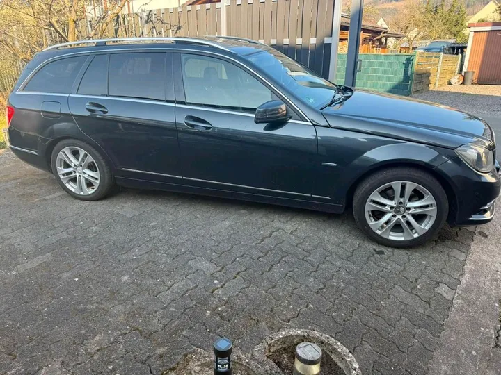 Mercedes-Benz C 220