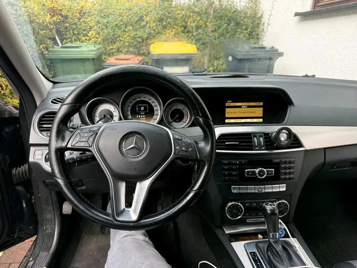 Mercedes-Benz C 220
