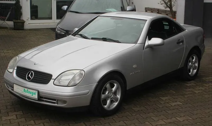 Mercedes-Benz SLK 230
