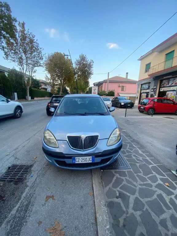 Lancia Ypsilon