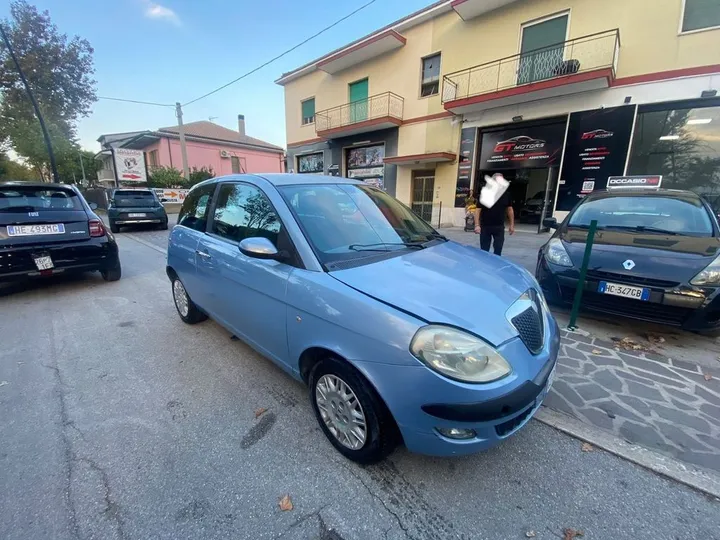Lancia Ypsilon