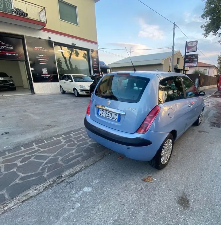 Lancia Ypsilon