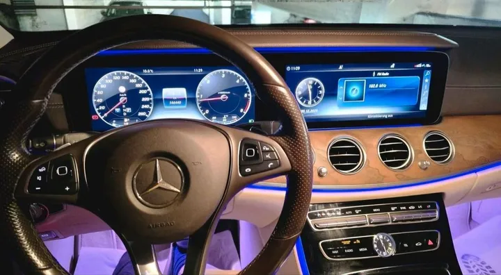 Mercedes-Benz E 220