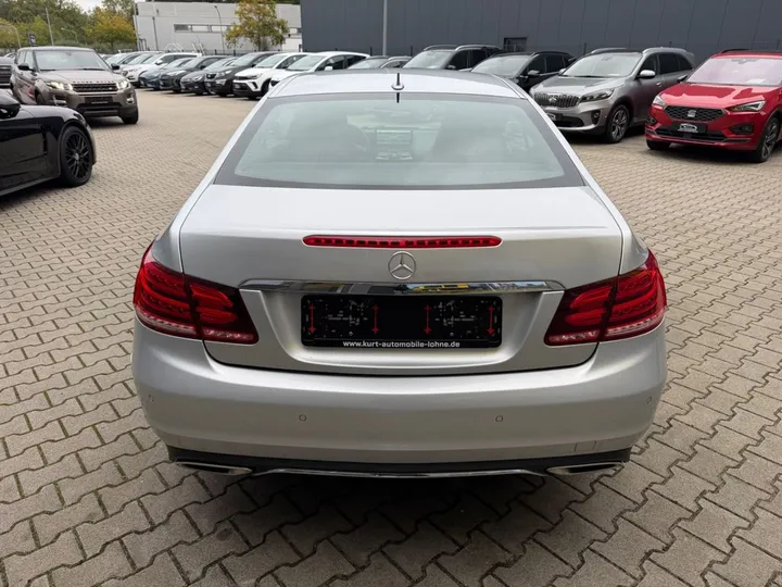 Mercedes-Benz E 200