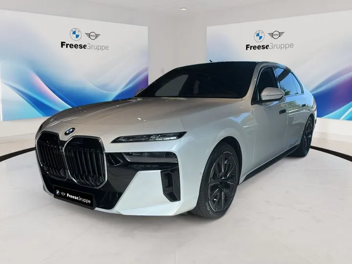 BMW 740