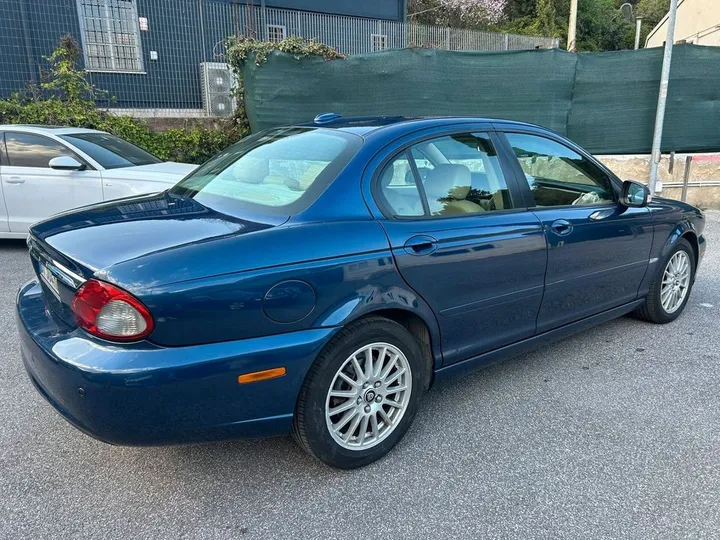 Jaguar X-Type