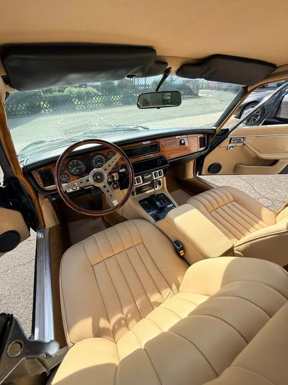 Jaguar XJ6