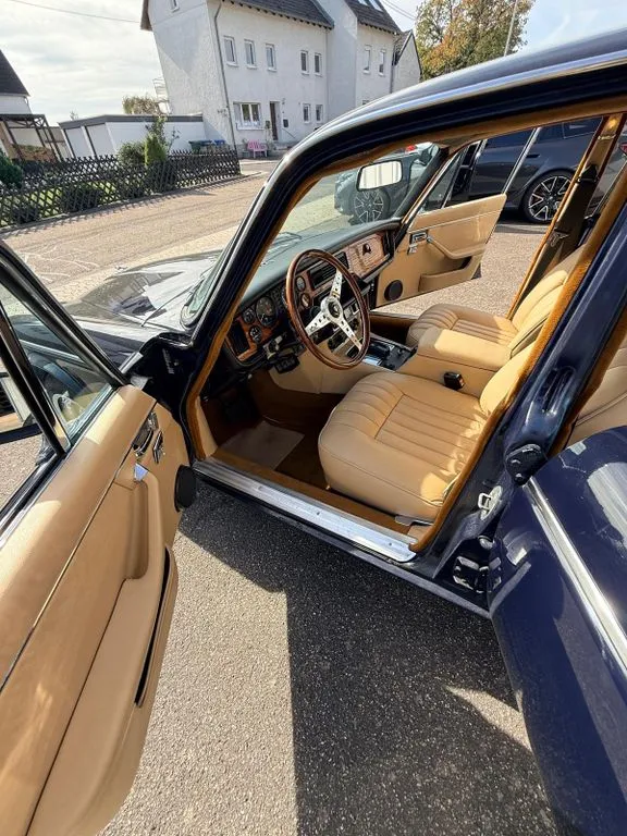 Jaguar XJ6