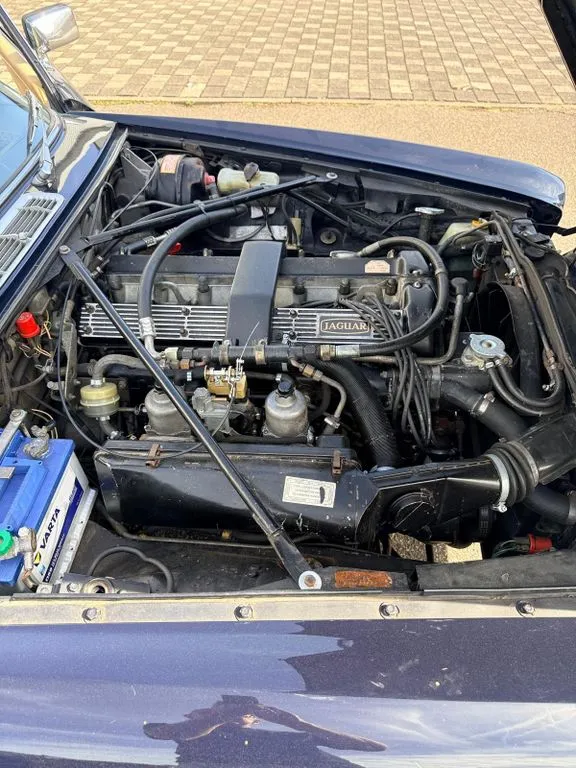 Jaguar XJ6