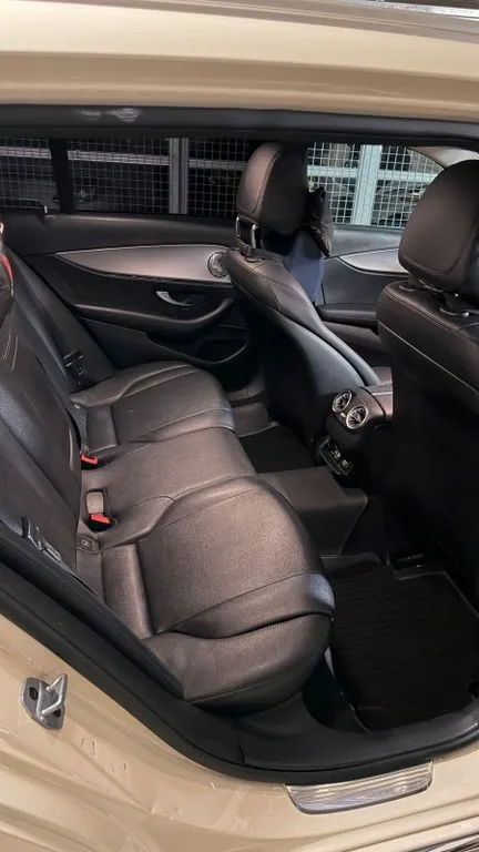 Mercedes-Benz E 200