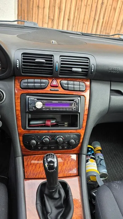 Mercedes-Benz C 180