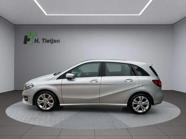 Mercedes-Benz B 220
