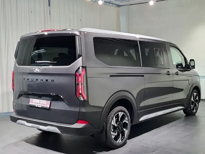 Ford Tourneo Custom