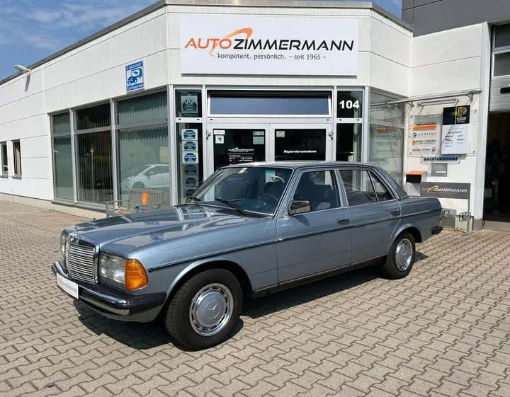 Mercedes-Benz 200