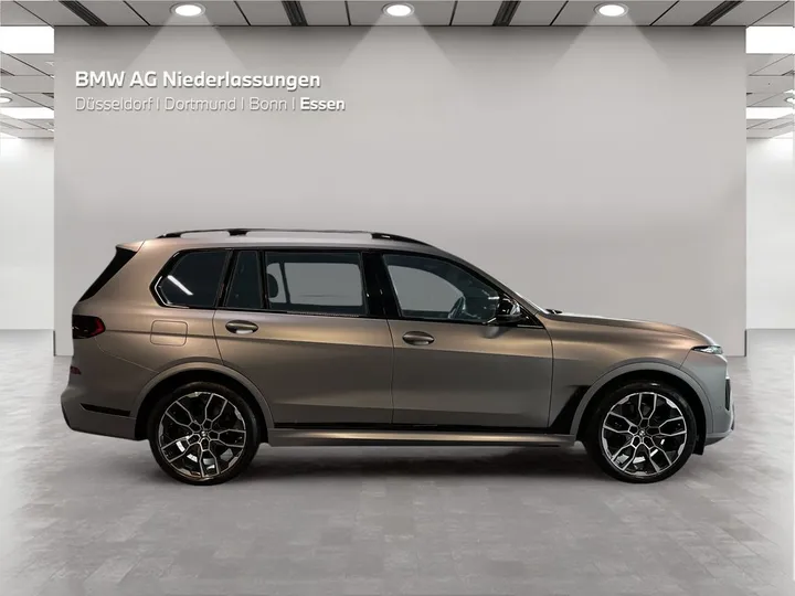BMW X7 M60