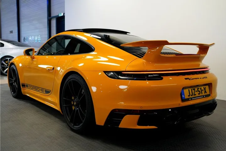 Porsche 992