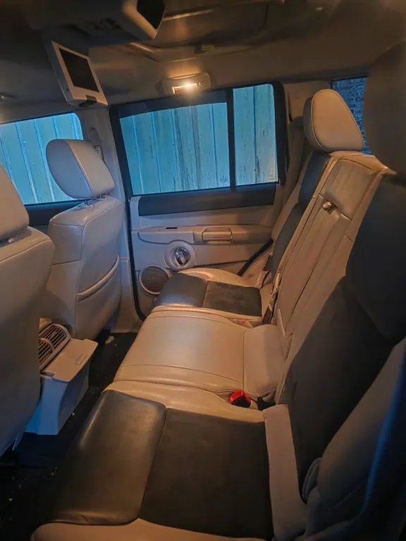 Jeep Commander