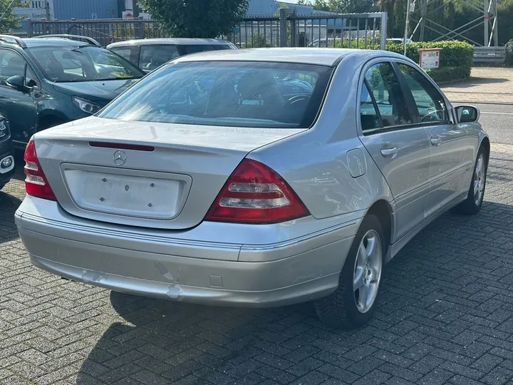 Mercedes-Benz C 180